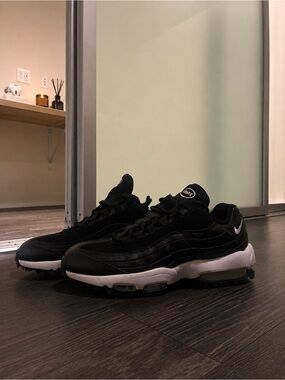 Nike Men’s Air Max 95 Sneakers NEVER USED - Black/White